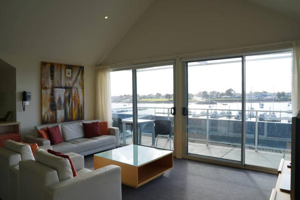 York Cove Hotel George Town Esterno foto