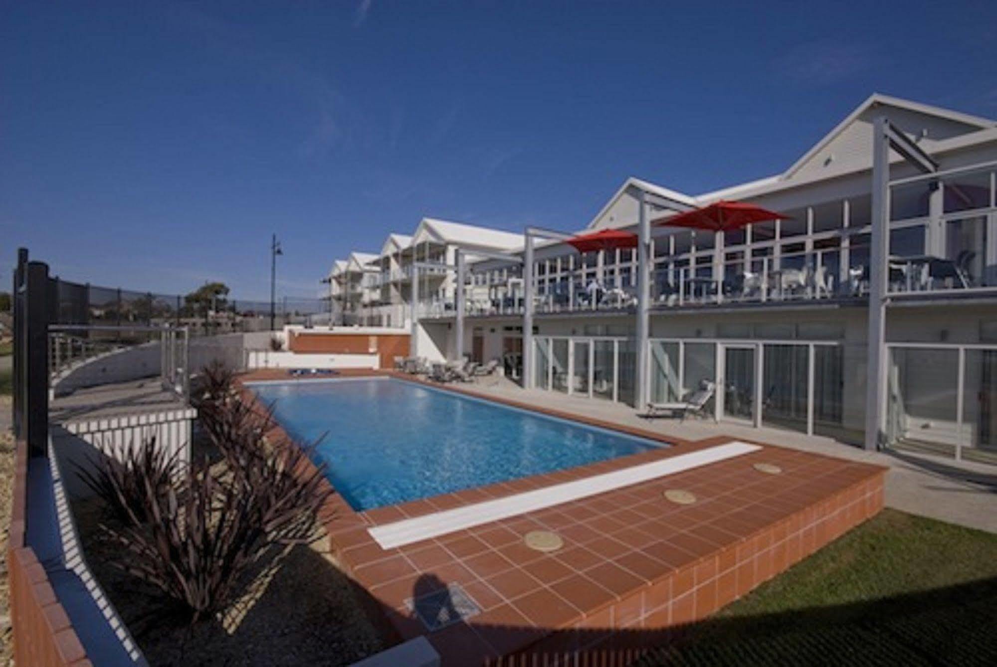 York Cove Hotel George Town Esterno foto